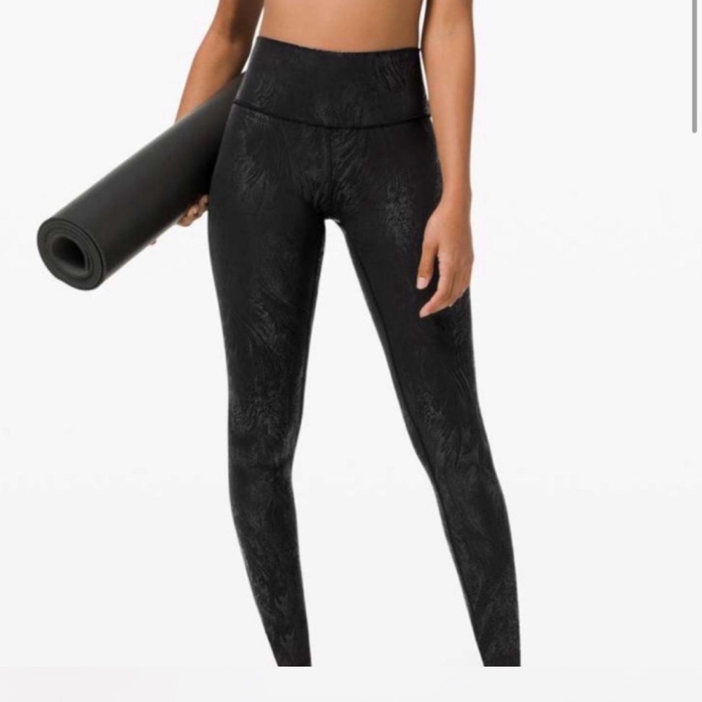 Wunder Under HR Tight 26"Shine
Size 8